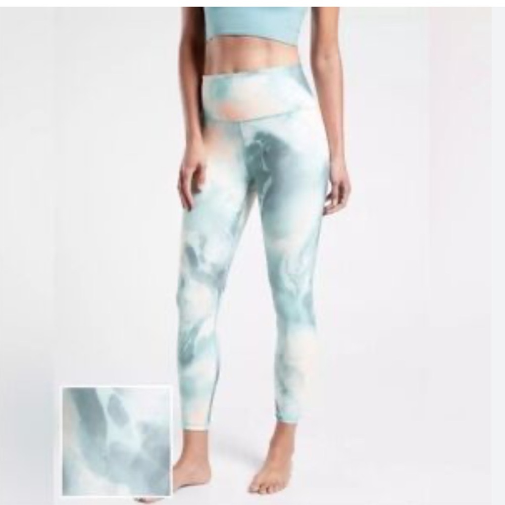Women’s Athleta Elation 7/8 tight, XS